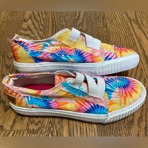 Women's Blowfish Malibu Tie Dye Colorful Sneakers Slip On No Tie Shoe Size 3‎